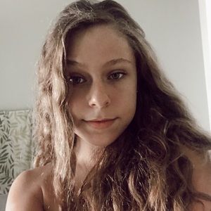 Meet your Posher, Daniela